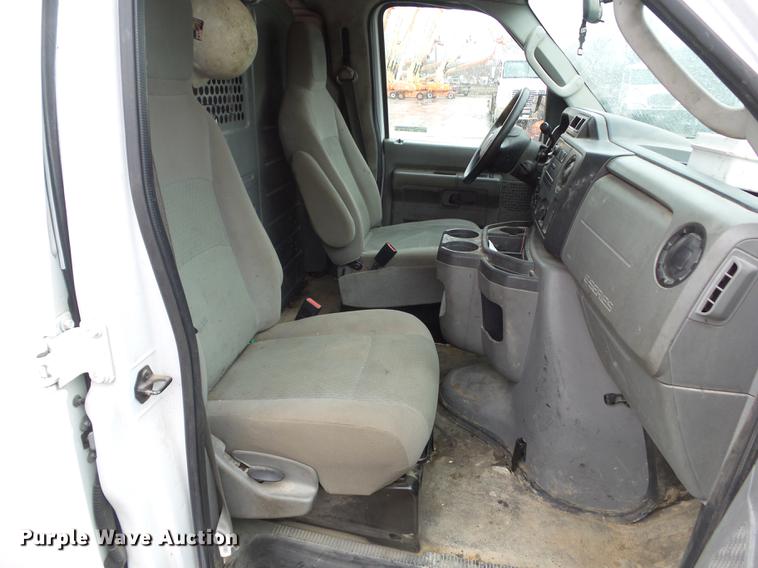 image for item EM9140 2011 Ford E350 Super Duty van