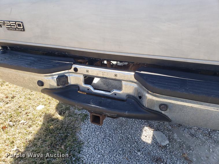 image for item EN9816 1999 Ford F250 Super Duty pickup truck