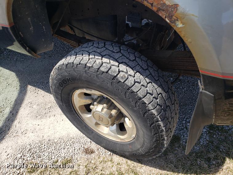 image for item EN9816 1999 Ford F250 Super Duty pickup truck