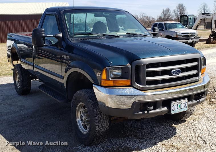 image for item EN9817 1999 Ford F250 Super Duty pickup truck