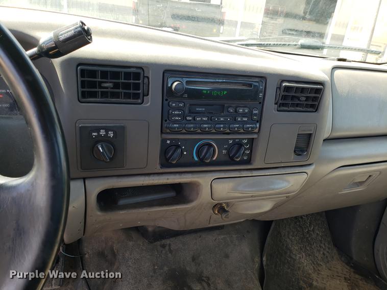 image for item EN9817 1999 Ford F250 Super Duty pickup truck