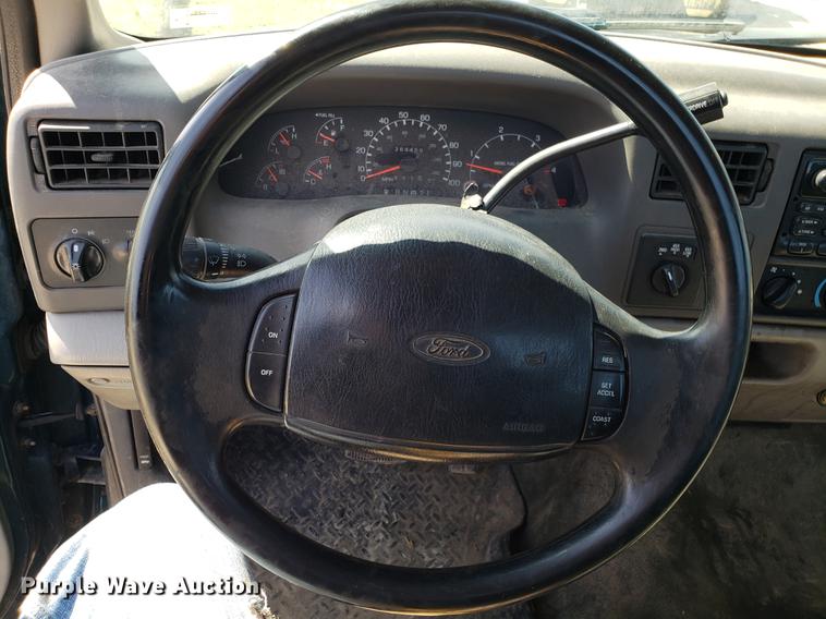 image for item EN9817 1999 Ford F250 Super Duty pickup truck