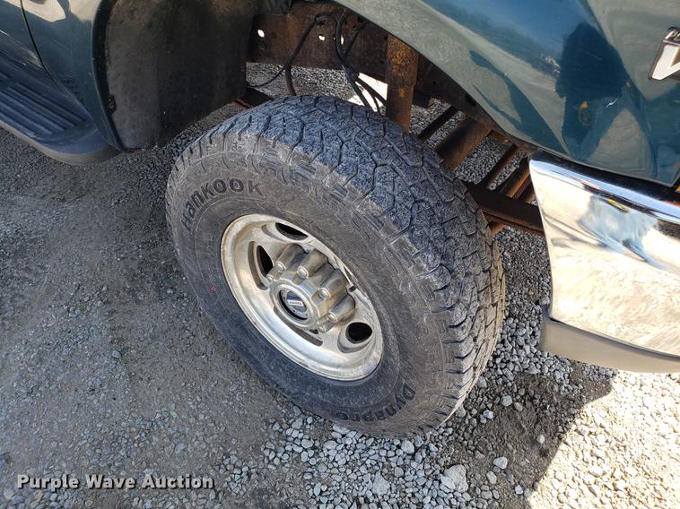 image for item EN9817 1999 Ford F250 Super Duty pickup truck