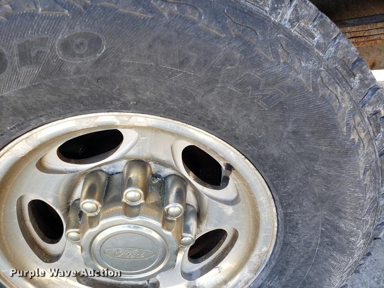 image for item EN9817 1999 Ford F250 Super Duty pickup truck