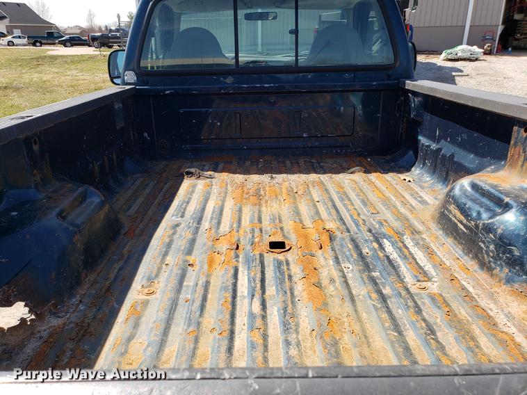 image for item EN9817 1999 Ford F250 Super Duty pickup truck