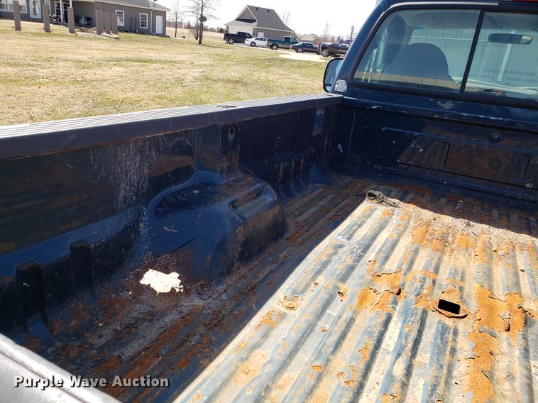 image for item EN9817 1999 Ford F250 Super Duty pickup truck