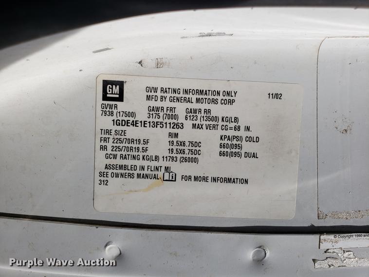 image for item EN9818 2003 GMC C4500 flatbed truck