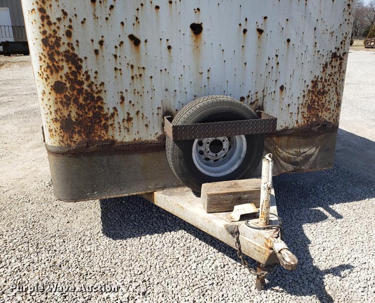 image for item EN9825 2001 W-W enclosed cargo trailer