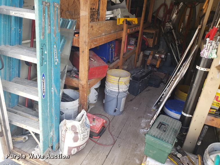 image for item EN9825 2001 W-W enclosed cargo trailer