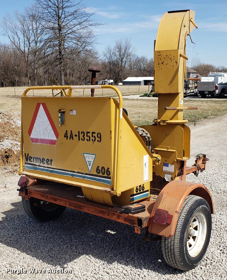 image for item EN9829 Vermeer 606 wood chipper