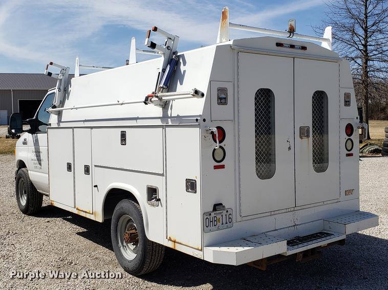 image for item EN9834 2007 Ford E350 Super Duty van