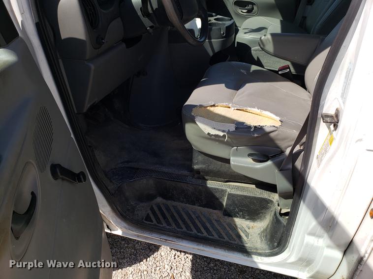 image for item EN9834 2007 Ford E350 Super Duty van