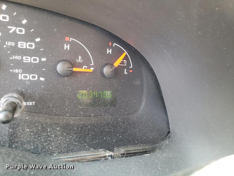 image for item EN9834 2007 Ford E350 Super Duty van