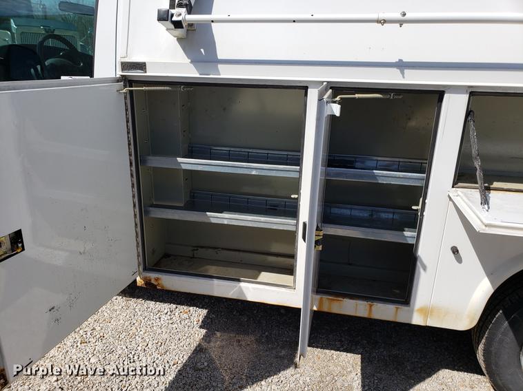 image for item EN9834 2007 Ford E350 Super Duty van