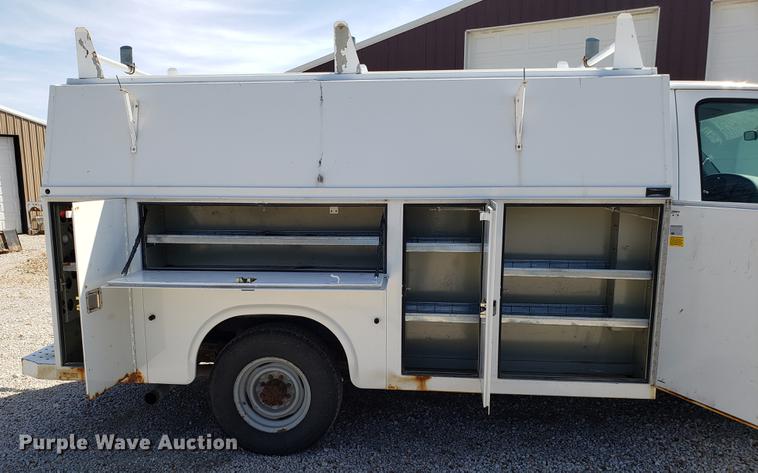 image for item EN9834 2007 Ford E350 Super Duty van