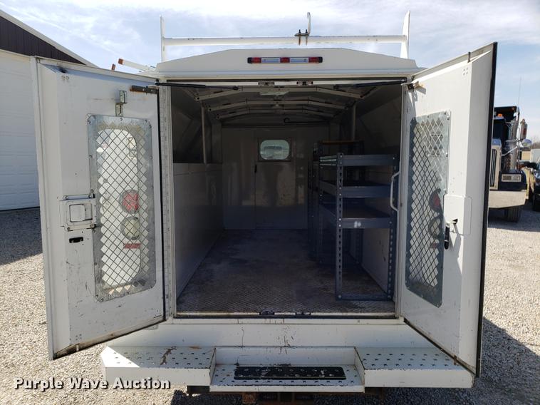 image for item EN9834 2007 Ford E350 Super Duty van