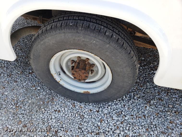 image for item EN9834 2007 Ford E350 Super Duty van