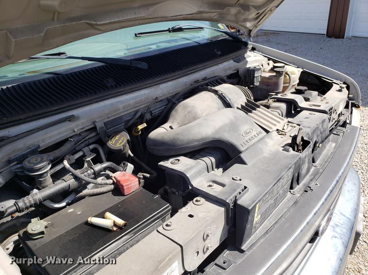 image for item EN9834 2007 Ford E350 Super Duty van