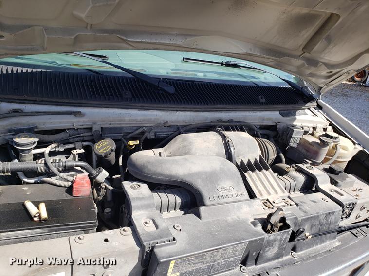 image for item EN9834 2007 Ford E350 Super Duty van