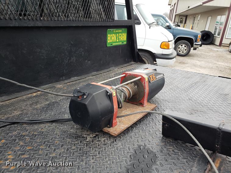 image for item EN9837 1988 Ford F250 flatbed pickup truck