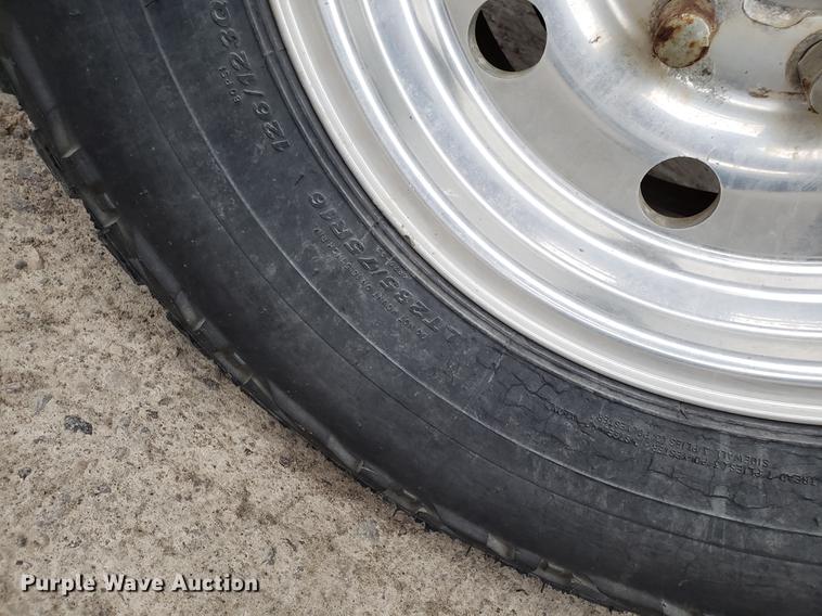 image for item EN9837 1988 Ford F250 flatbed pickup truck