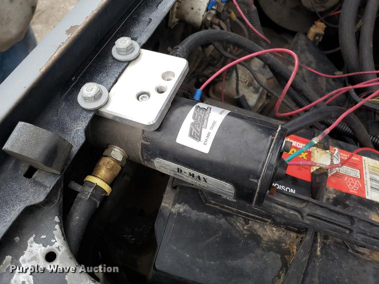 image for item EN9837 1988 Ford F250 flatbed pickup truck