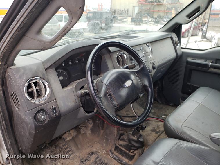 image for item EN9839 2011 Ford F650 Super Duty truck cab and chassis