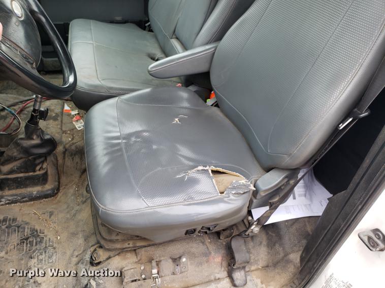 image for item EN9839 2011 Ford F650 Super Duty truck cab and chassis