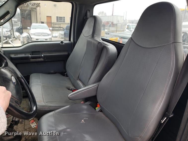 image for item EN9839 2011 Ford F650 Super Duty truck cab and chassis