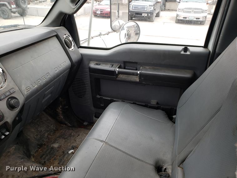 image for item EN9839 2011 Ford F650 Super Duty truck cab and chassis