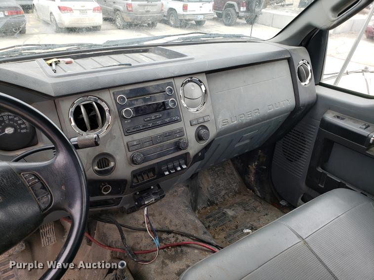 image for item EN9839 2011 Ford F650 Super Duty truck cab and chassis