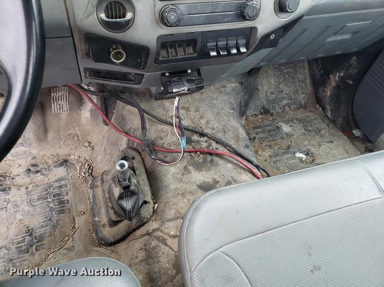 image for item EN9839 2011 Ford F650 Super Duty truck cab and chassis