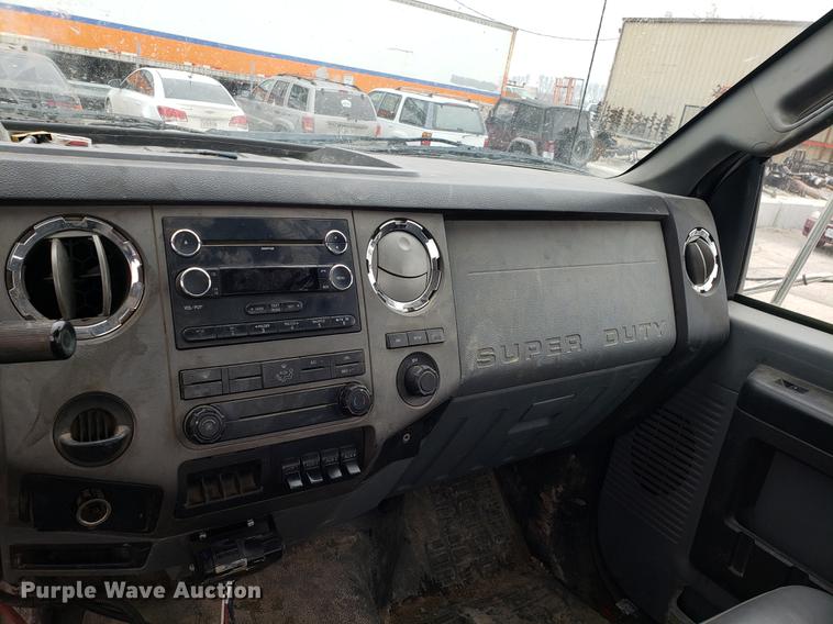 image for item EN9839 2011 Ford F650 Super Duty truck cab and chassis