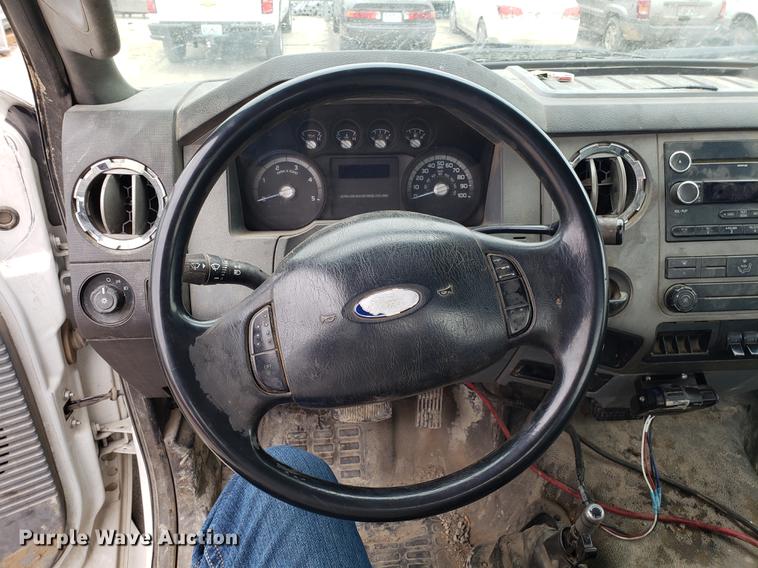 image for item EN9839 2011 Ford F650 Super Duty truck cab and chassis