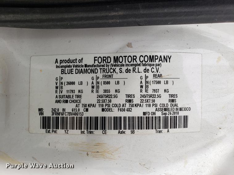 image for item EN9839 2011 Ford F650 Super Duty truck cab and chassis