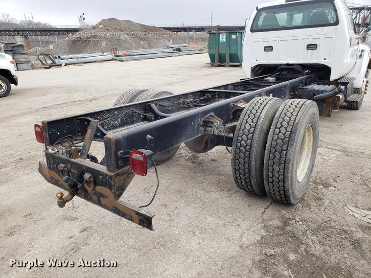 image for item EN9839 2011 Ford F650 Super Duty truck cab and chassis