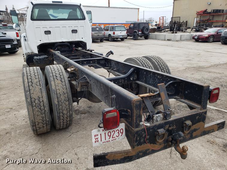 image for item EN9839 2011 Ford F650 Super Duty truck cab and chassis