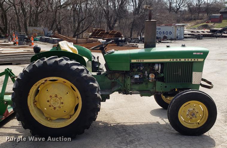 image for item EN9844 John Deere 1020 tractor