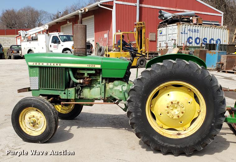 image for item EN9844 John Deere 1020 tractor
