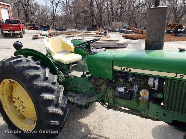 image for item EN9844 John Deere 1020 tractor