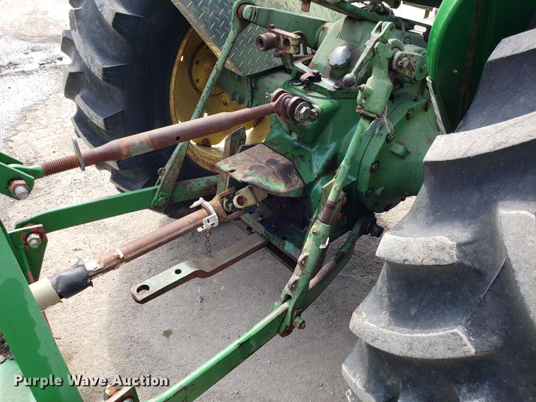 image for item EN9844 John Deere 1020 tractor