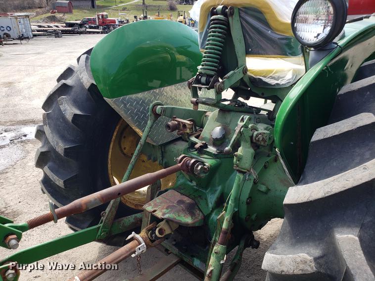 image for item EN9844 John Deere 1020 tractor