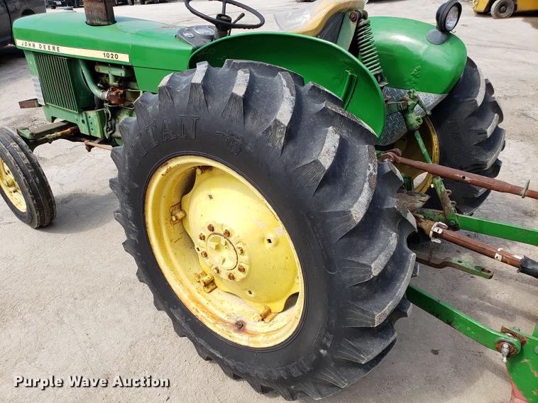 image for item EN9844 John Deere 1020 tractor