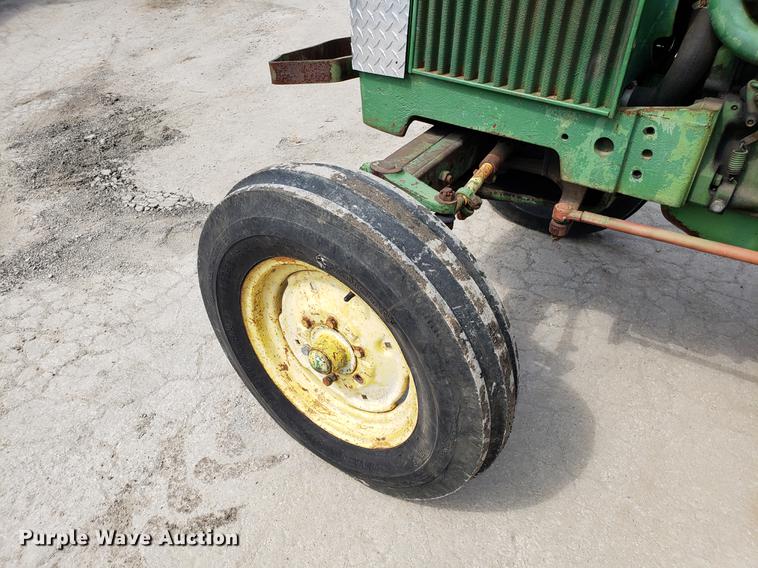 image for item EN9844 John Deere 1020 tractor