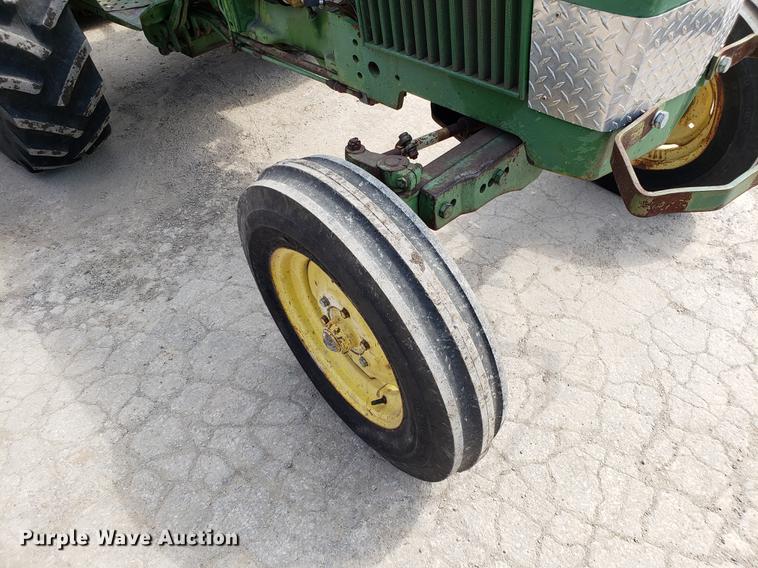 image for item EN9844 John Deere 1020 tractor