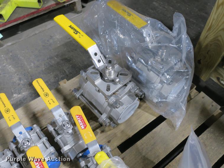 image for item EO9466 (26) ball valves