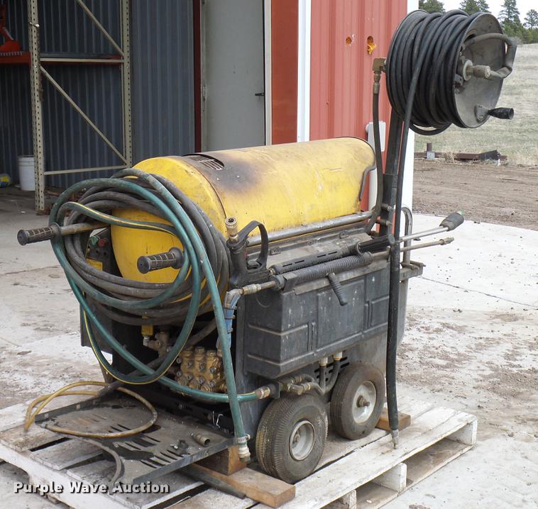 image for item EP9584 2007 Landa 4-3000 pressure washer