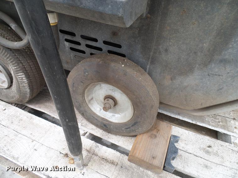 image for item EP9584 2007 Landa 4-3000 pressure washer