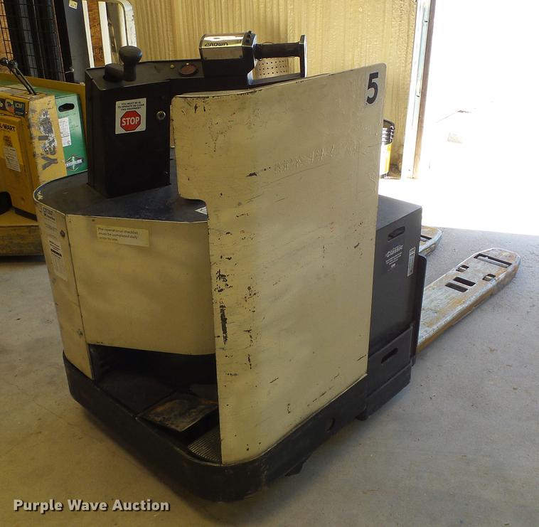 image for item EQ9057 2001 Crown PR3020-60 pallet jack