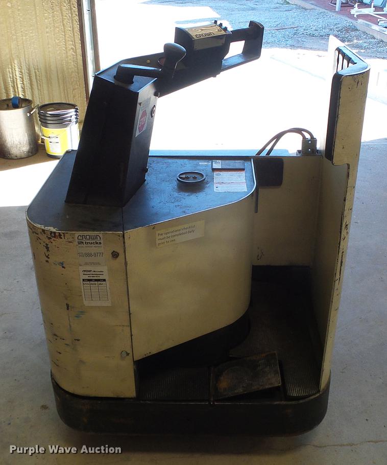 image for item EQ9057 2001 Crown PR3020-60 pallet jack